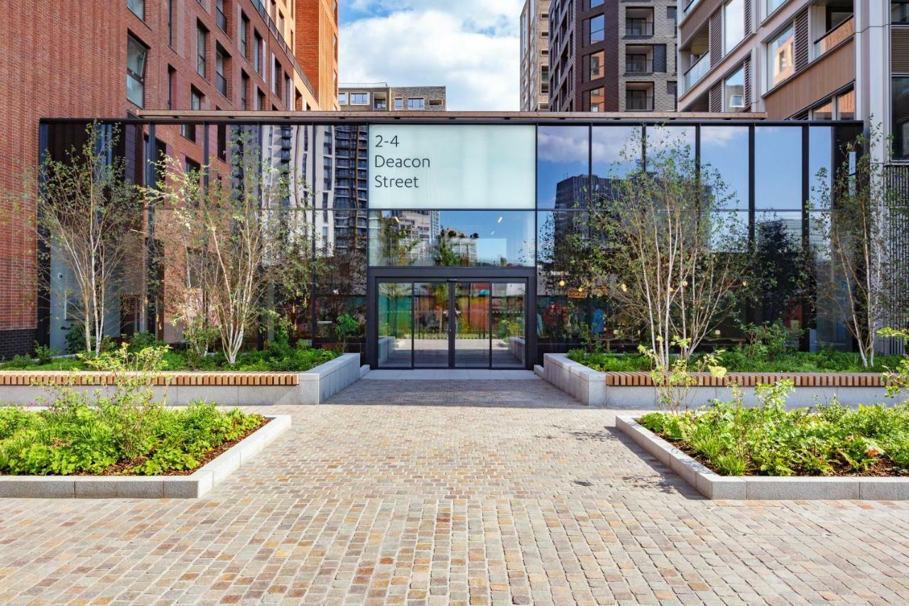 Two Bedroom Serviced Apartment With Balcony In Weymouth Building, Deacon Street Londra Exterior foto